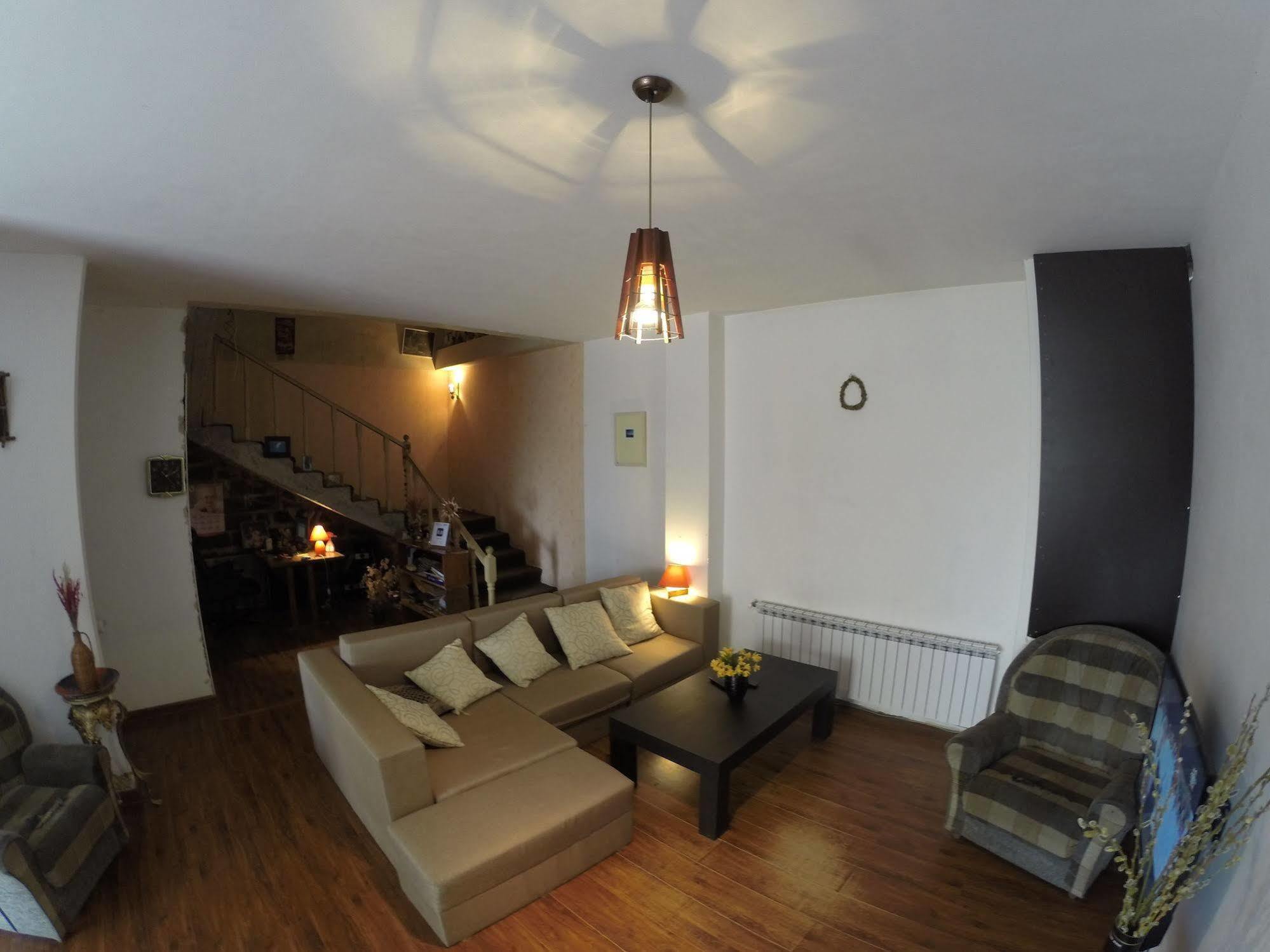 Glide Hostel Ереван Экстерьер фото