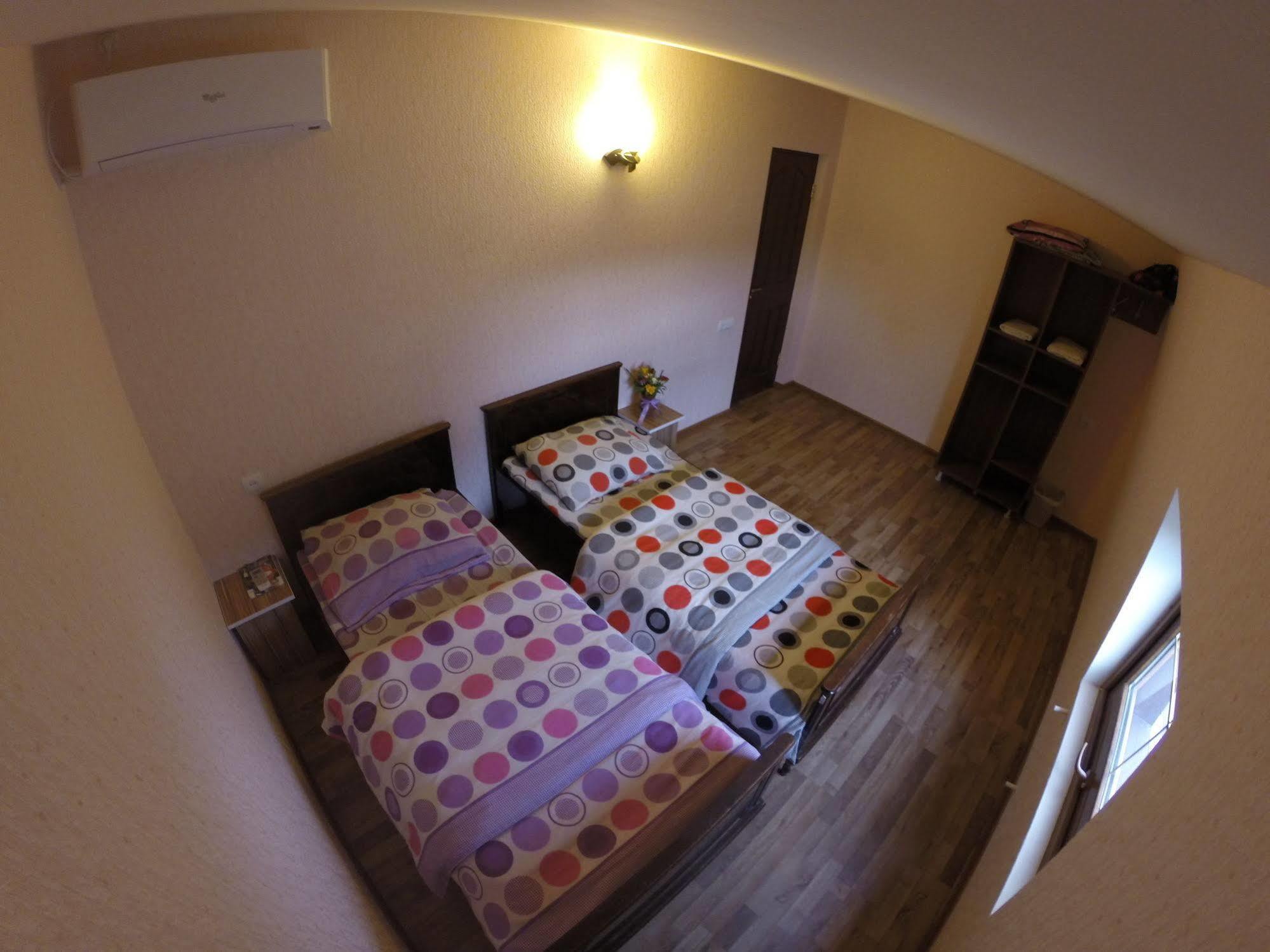 Glide Hostel Ереван Экстерьер фото