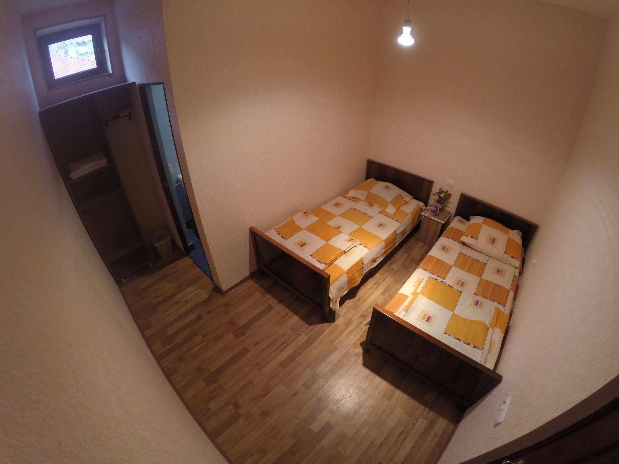 Glide Hostel Ереван Экстерьер фото