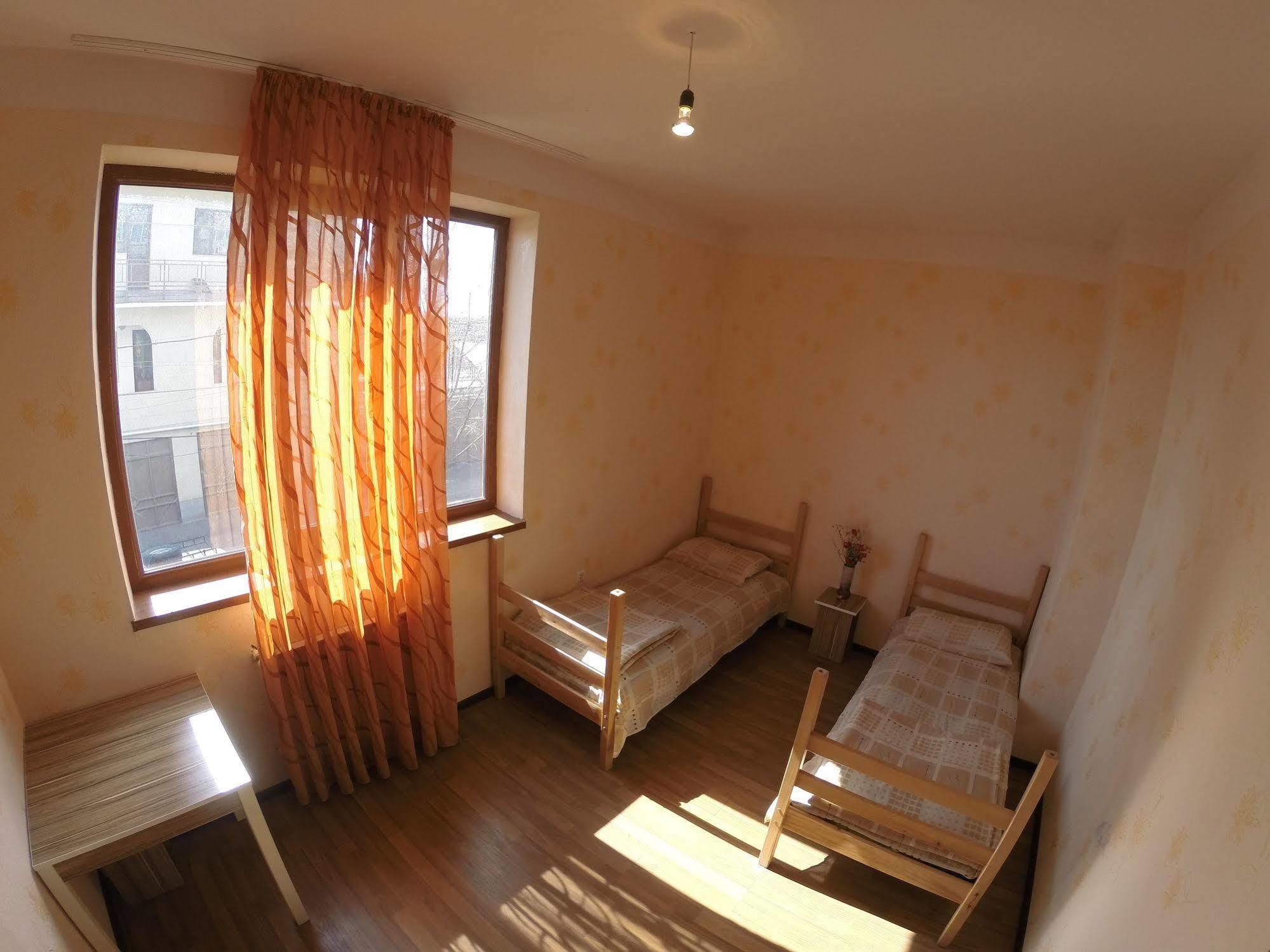 Glide Hostel Ереван Экстерьер фото