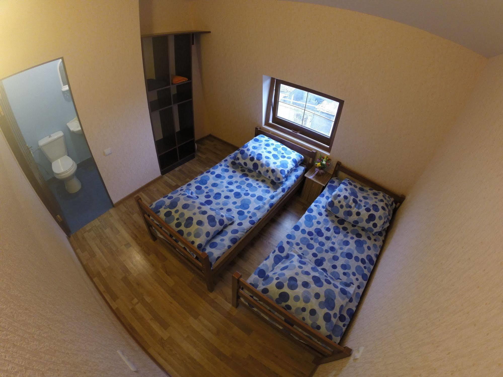 Glide Hostel Ереван Экстерьер фото