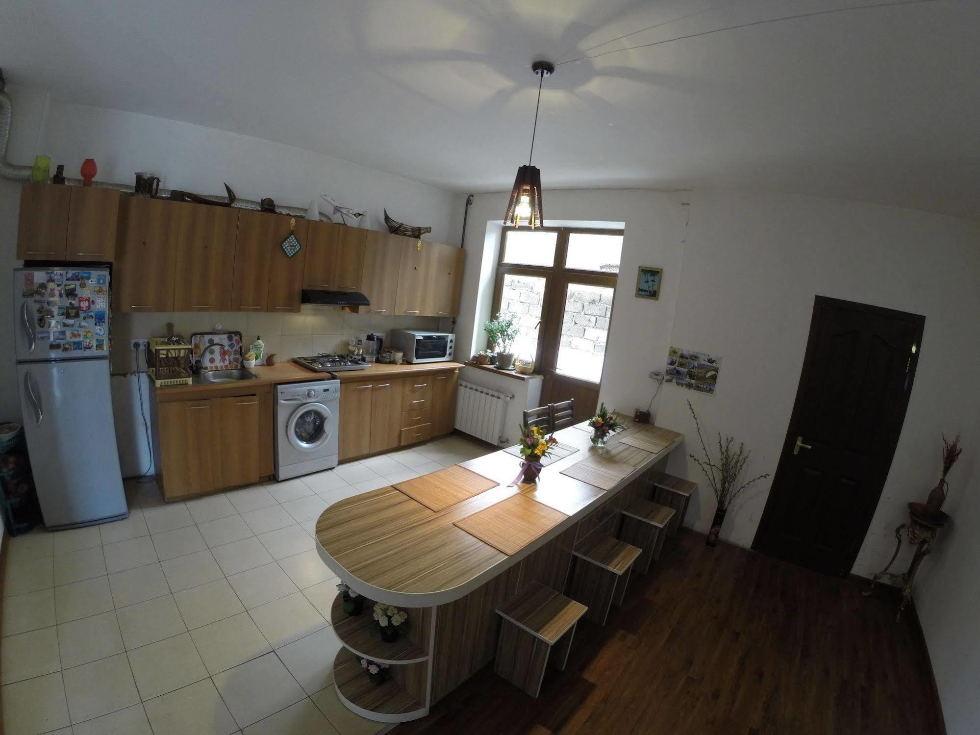 Glide Hostel Ереван Экстерьер фото